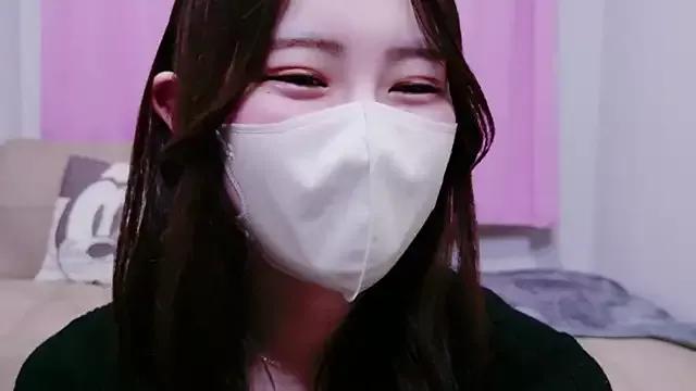 MOEMOE-Q from StripChat