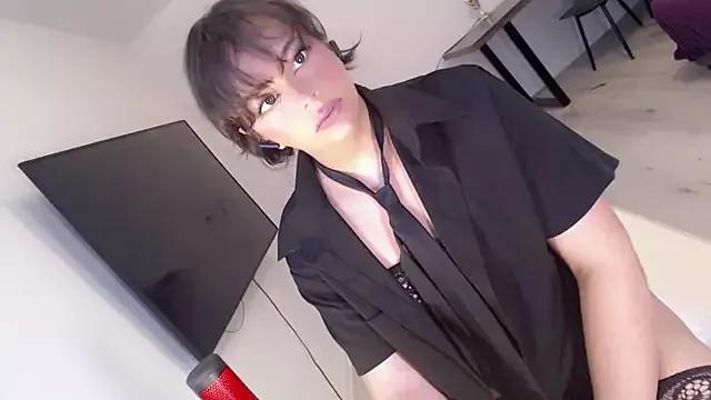 MohornyTS from StripChat