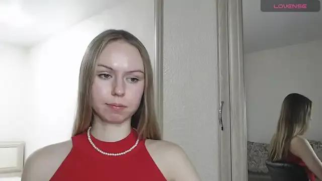 Molly1Little from StripChat