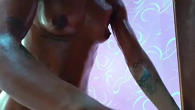 Molly_ADY from StripChat