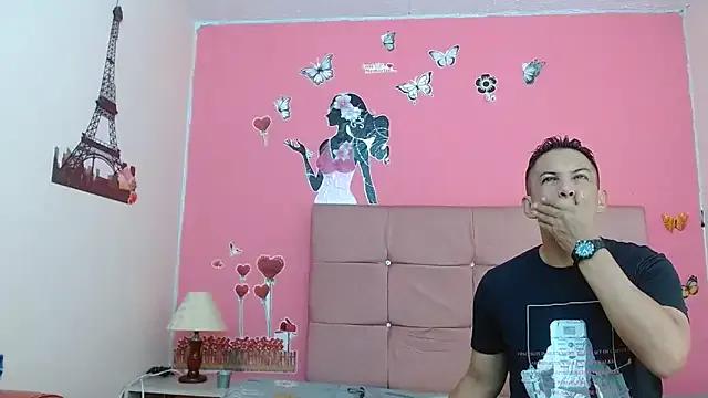 molly_andsam from StripChat is Freechat
