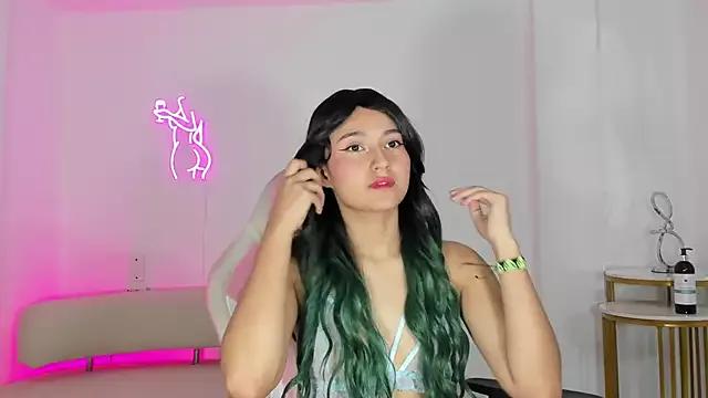 Molly_sweetlove from StripChat is Freechat