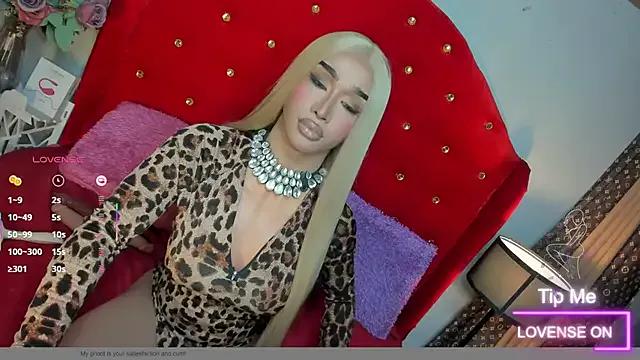 MollyAbundance from StripChat is Freechat