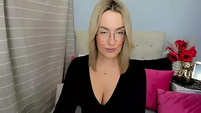 MollyFlowers from StripChat