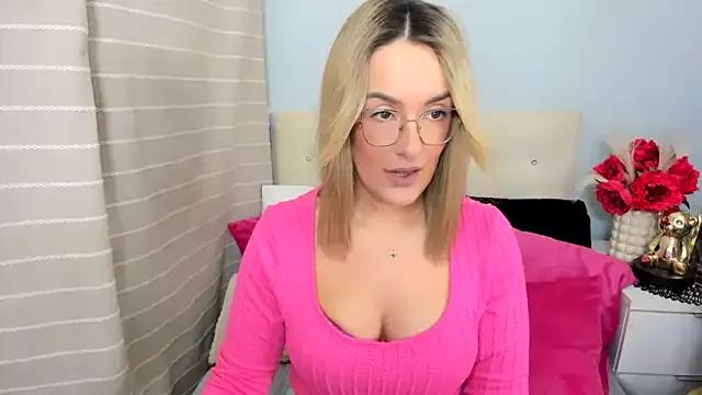 MollyFlowers from StripChat