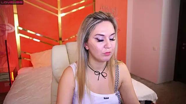 MollyHallss from StripChat