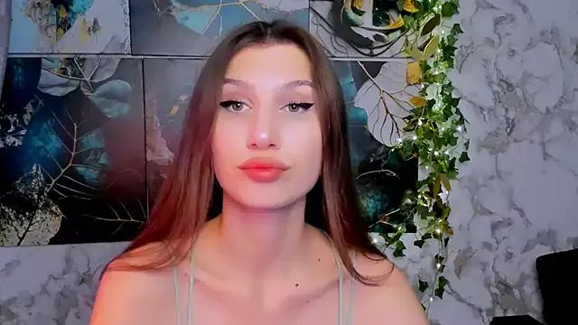Mollyinyourmind from StripChat is Freechat