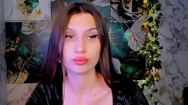 Mollyinyourmind from StripChat is Freechat