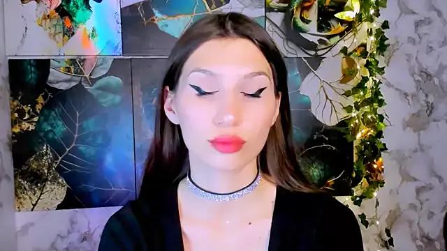 Mollyinyourmind from StripChat is Freechat