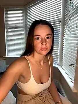 Mollyloverxo from StripChat
