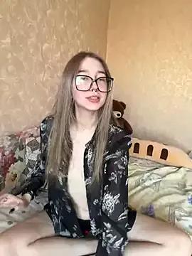 MollyOrgazm from StripChat