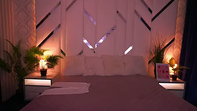 MollyyMayy from StripChat is Freechat