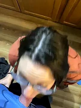 Mommasaurrex from StripChat