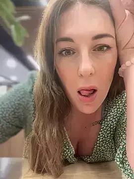 MommmyYummy from StripChat