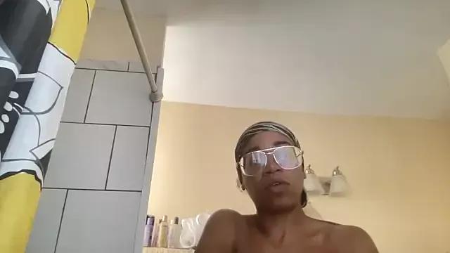 MommyConfident from StripChat