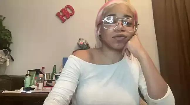 MommyConfident from StripChat