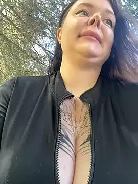 MommyDimitrescu_ from StripChat