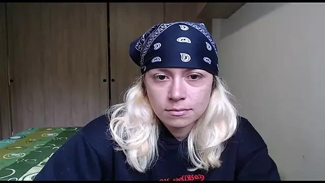 MommyMiaWs from StripChat