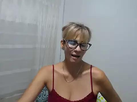 mommysexy16 from StripChat