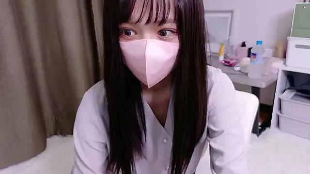 MoMo-chi from StripChat is Freechat