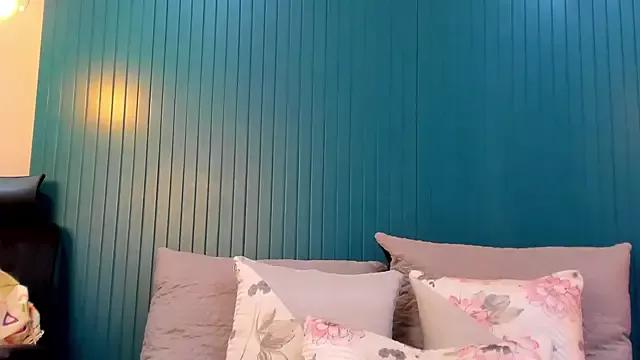Momo_Mizuki from StripChat
