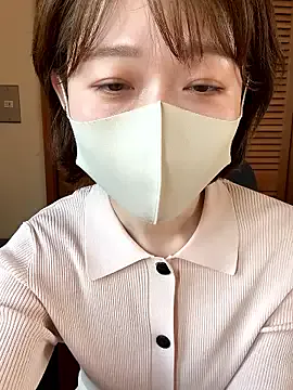 Momo_yuipu from StripChat