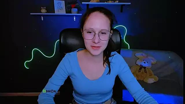 mona_cloud from StripChat is Freechat