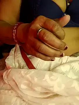 monaa-darling from StripChat is Freechat