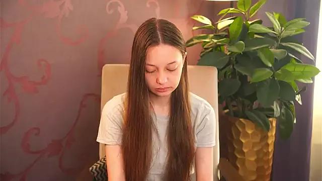 MonaGawne from StripChat is Freechat