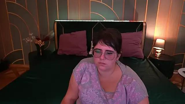 Monelise from StripChat is Freechat