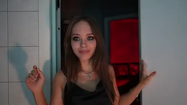 Moni_Carroll from StripChat is Freechat