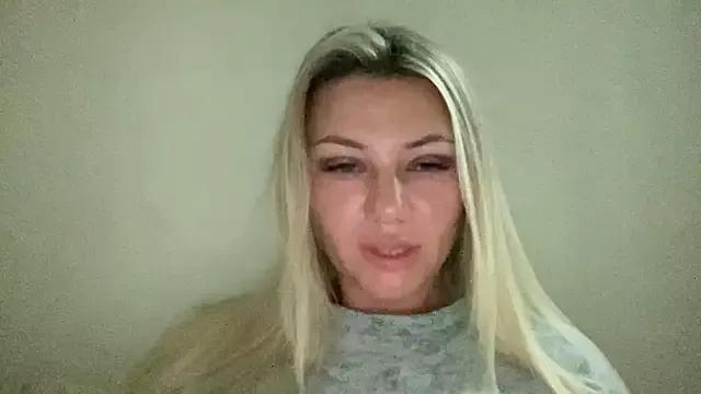 MonicaSweett from StripChat