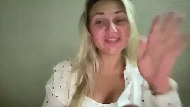 MonicaSweett from StripChat