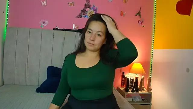 Try our streaming cams variety and talk on a personal level with our adorable girls streamers, showing off their bountiful shapes and dildos.