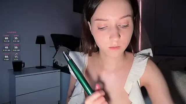 monnymoon from StripChat is Freechat