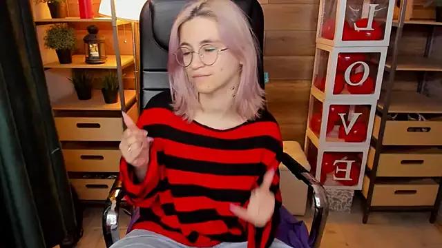 Moon13152 from StripChat