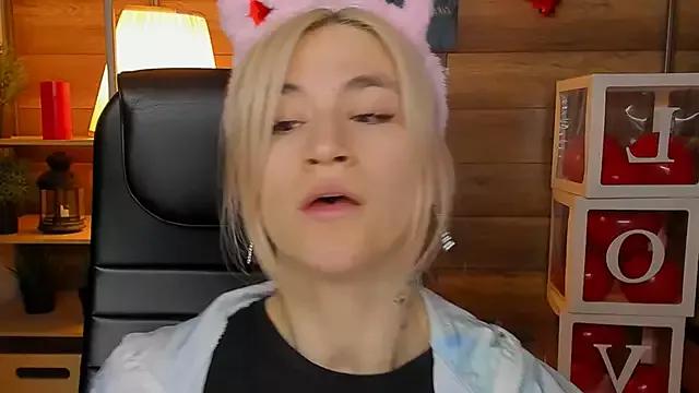 Moon13152 from StripChat