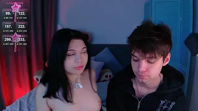Try our streaming cams variety and talk on a personal level with our adorable girls streamers, showing off their bountiful shapes and dildos.