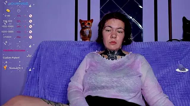 Moon_Owls from StripChat is Freechat