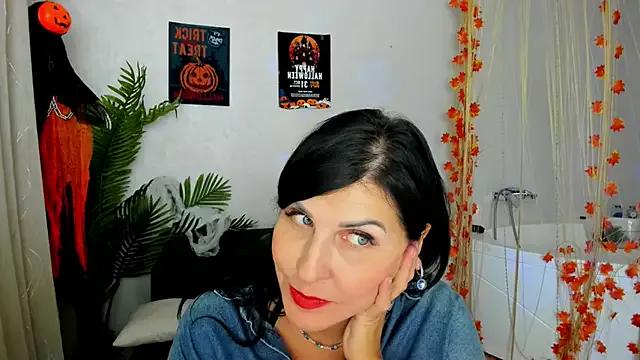 Moon_Veloure1 from StripChat is Freechat