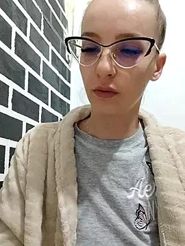 MoonedByEva from StripChat is Freechat