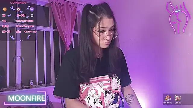 Try our streaming cams variety and talk on a personal level with our adorable girls streamers, showing off their bountiful shapes and dildos.