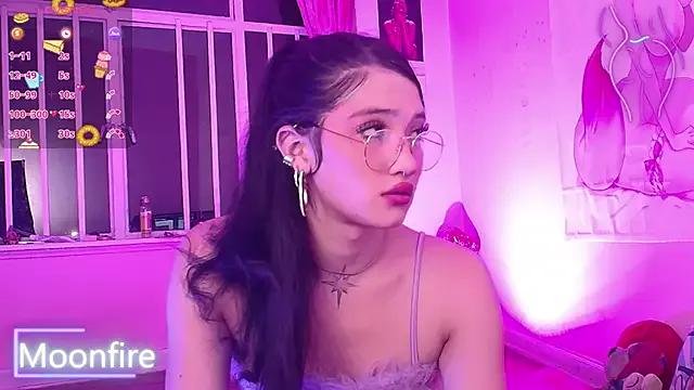 moonfiredancer from StripChat is Freechat
