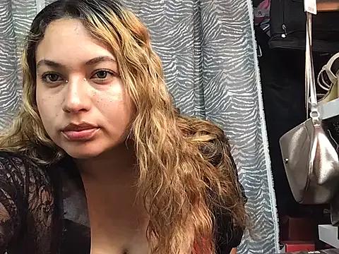 MoonieBarbie from StripChat
