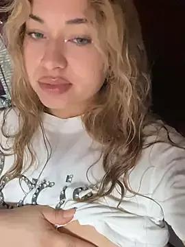 mooniebarbie1 from StripChat