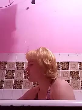 MoonIrene from StripChat