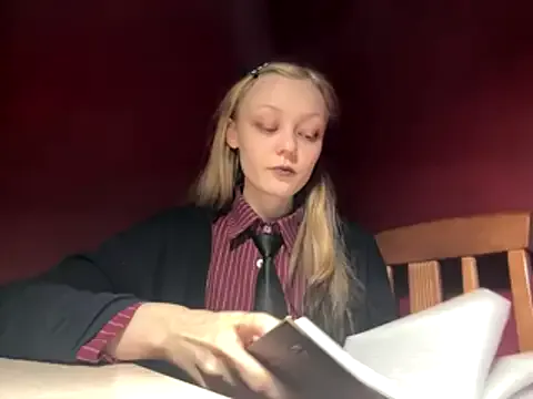 moonlight_fiend on StripChat 