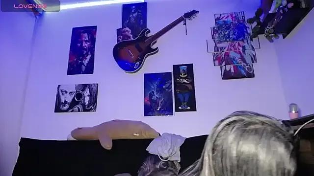 moonligth18 from StripChat is Freechat