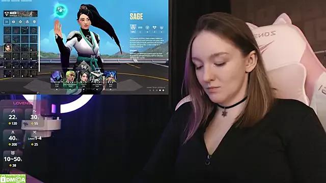 MoonlishSiren from StripChat