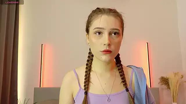 MoonlitDiva from StripChat